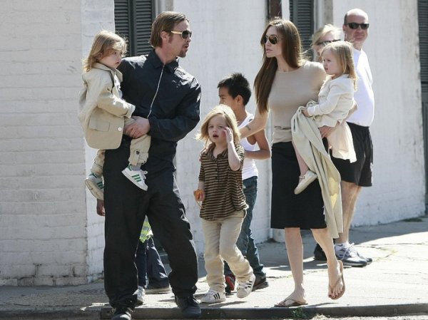 Анджелина Джоли и Брэд Питт, последние новости: в Сеть просочились документы о разводе пары
