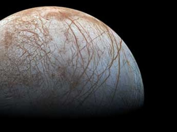 НАСА показало ФОТО и ВИДЕО гейзеров на потенциальном обитаемом спутнике Юпитера Европе