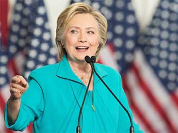 ФБР: Клинтон забыла в гостинице в России секретный документ
