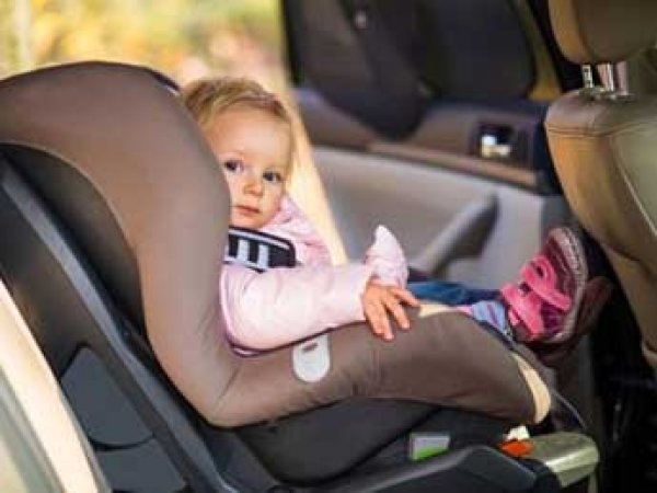 С 1 января 2017 года в России изменятся правила перевозки детей в машине