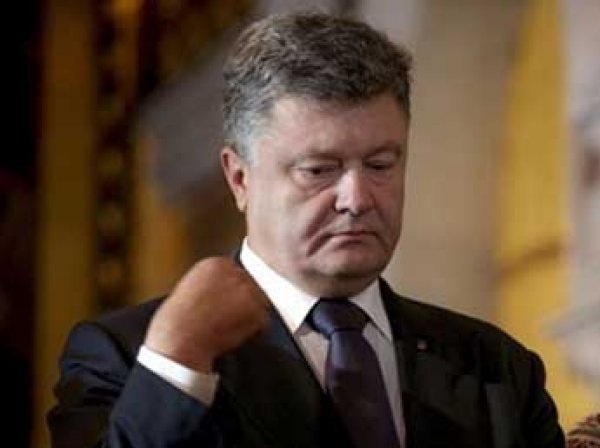 "Бог простит!": Порошенко перекрестился при словах о транше от ВМФ (ВИДЕО)