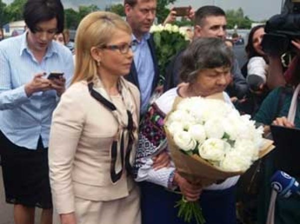 Тимошенко: жители Львова слезно просят вернуть Януковича