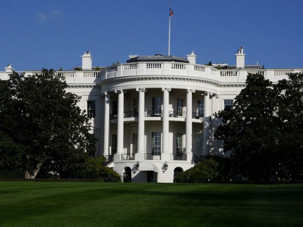 Американцы призвали Белый дом перестать тратить деньги на борьбу с несуществующей российской угрозой (ФОТО)