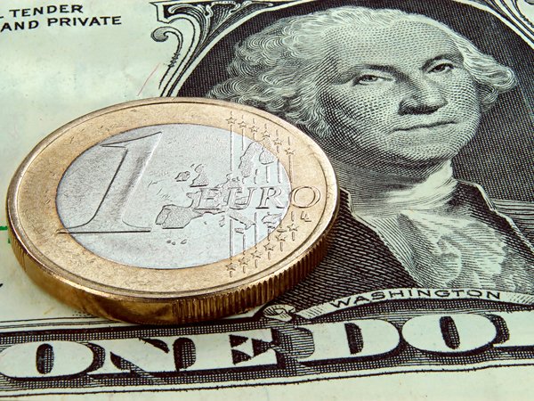 Курс доллара на сегодня, 30 сентября 2016: россияне смогут выгодно купить доллары к Новому году — эксперты