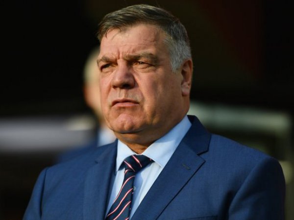 Розыгрыш журналиста отправил в отставку тренера сборной Англии