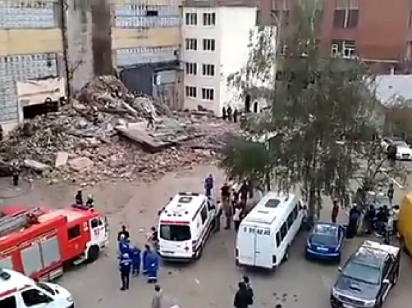 На востоке Москвы обрушилось здание: опубликовано видео с места происшествия, пострадавших нет