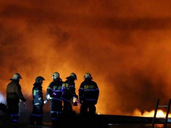 Пожар на востоке Москвы: опубликовано видео с места происшествия