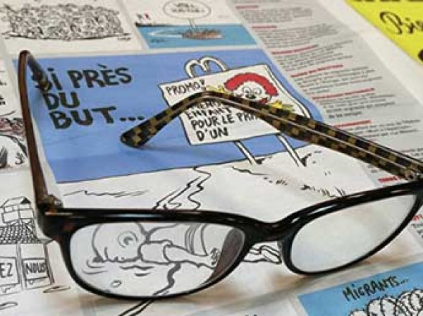 Charlie Hebdo высмеял карикатурой открытие православного храма в Париже (ФОТО)