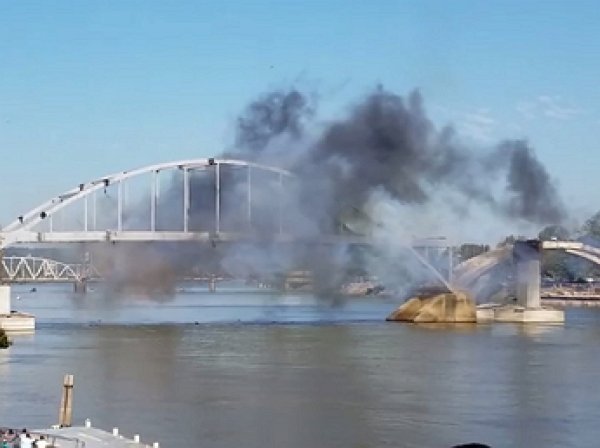 "Эпический провал": в США вековой мост устоял после попытки его взорвать
