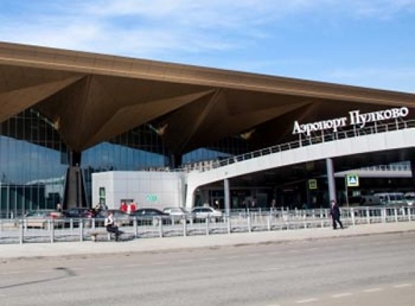 Угроза теракта в Пулково: аэропорт эвакуируют из-за сообщения о бомбе