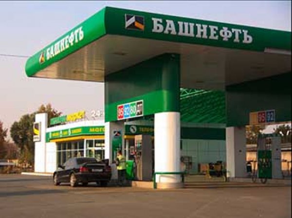 СМИ: "Роснефть" купит "Башнефть" без торгов за 325 млрд рублей