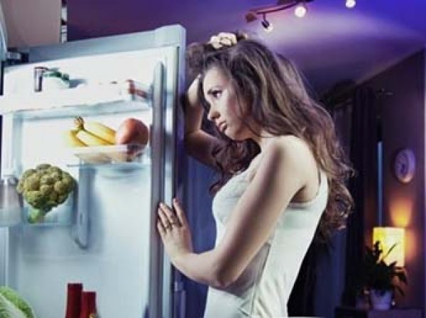 Ученые назвали продукты, которые можно есть перед сном и не толстеть