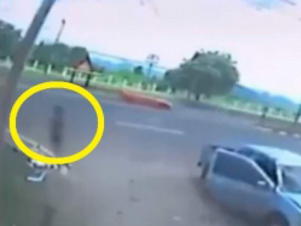 Youtube шокировало ВИДЕО призрака, покинувшего тело таиландца после аварии