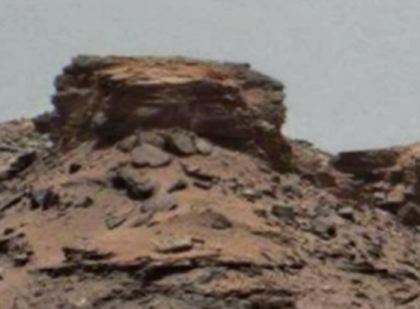 На ВИДЕО с Youtube уфологи разглядели на Марсе лицо человека (ФОТО, ВИДЕО)