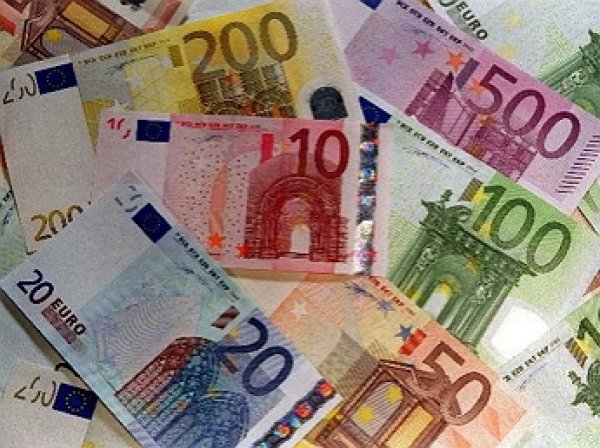 Евро упал до 69 рублей впервые с ноября 2015 года