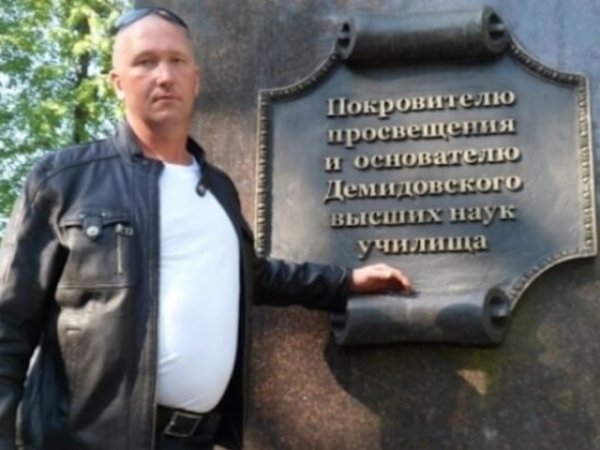 Во Владимирской области пьяный депутат сломал челюсть охраннику поезда (ФОТО)