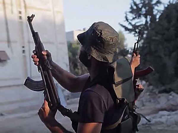 Пять командиров ИГИЛ сбежали из Мосула с миллионами боевиков