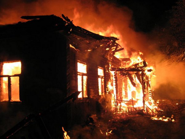 Пожар в Тверской области 15 ноября 2016 унес жизнь матери и пятерых ее детей