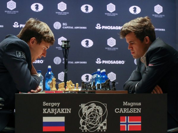 Карякин — Карлсен, 9 партия: россиянин сохранил лидерство в матче за шахматную корону