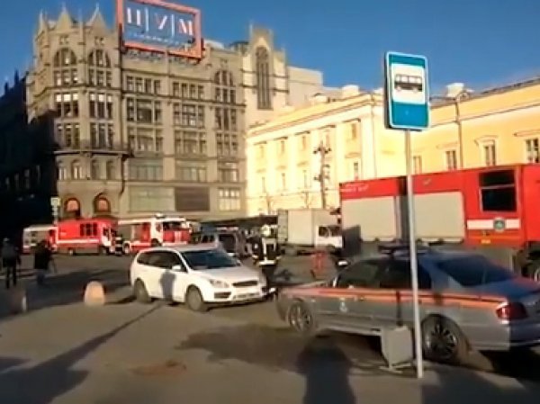 Пожар в ЦУМе 22 ноября 2016 привел к эвакуации тысячи человек (ФОТО, ВИДЕО)