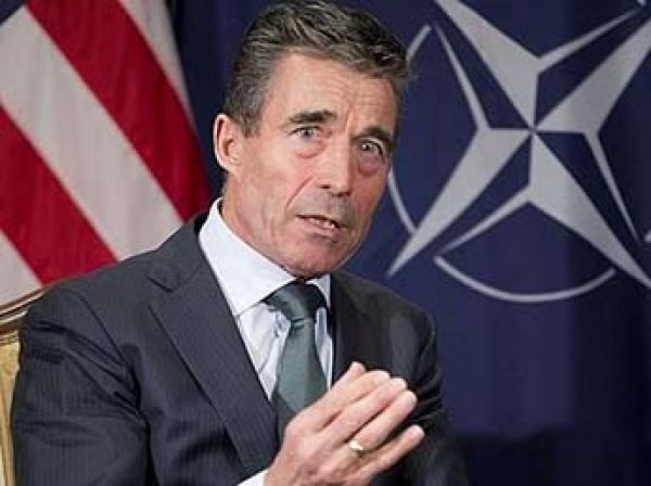Экс-генсек НАТО призвал США стать "мировым жандармом" и остановить войну России с Украиной