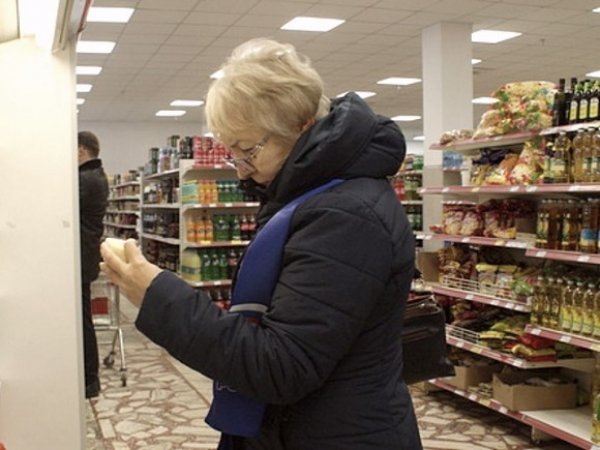 Высшая школа экономики: 41% россиян не хватает денег на одежду и еду