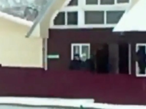 На Youtube появилось ВИДЕО штурма дома с подростками в Пскове