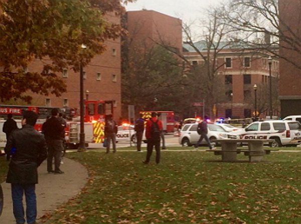 Неизвестный открыл стрельбу на территории университета в Огайо и добивал пострадавших мачете
