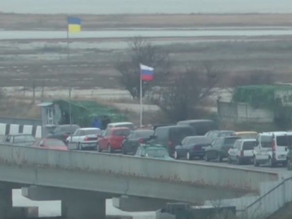 Опубликовано ВИДЕО задержания российских военнослужащих украинскими силовиками в Крыму