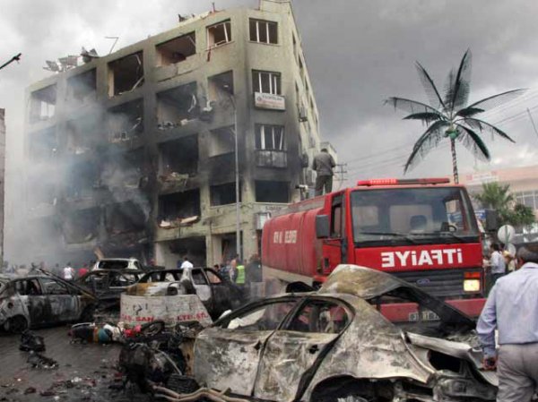 СМИ сообщили о мощном взрыве на юго-востоке Турции (ФОТО)