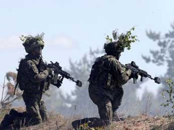 НАТО приведет в боеготовность сотни тысяч военных из-за "агрессии России"