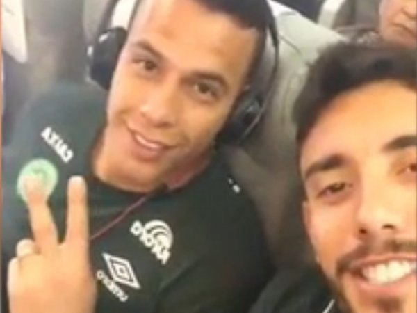 ВИДЕО из салона самолета с бразильскими футболистами перед крушением появилось в Youtube (ФОТО, ВИДЕО)