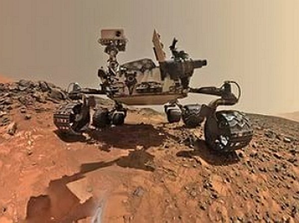 Марсоход Curiosity обнаружил на красной планете фиолетовые камни