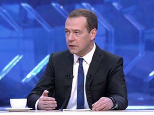 Медведев дал интервью пяти каналам
