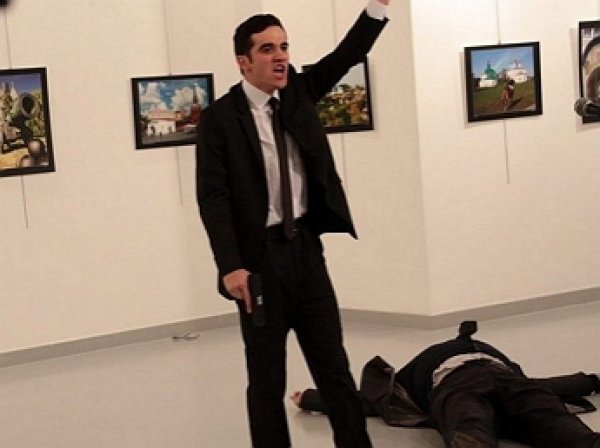 СМИ: у убийцы посла мог быть пособник в российском посольстве