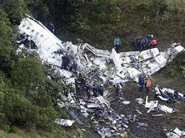 Названа причина крушения самолета с футбольной командой в Колумбии (ФОТО)