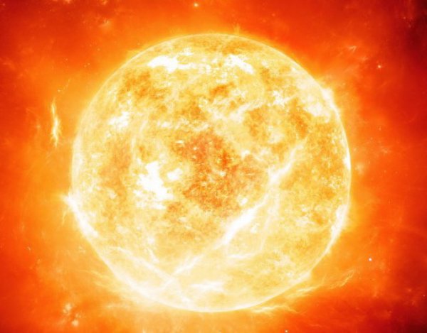 НАСА показало ФОТО "улыбающегося" Солнца