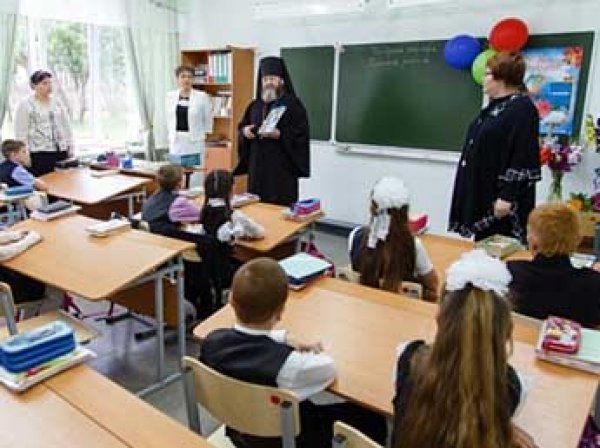 В Москве родители школьников пожаловались в Генпрокуратуру на навязывание православия