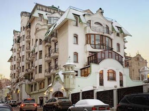 СМИ узнали, как чиновники бесплатно получают элитные квартиры за 100 млн рублей