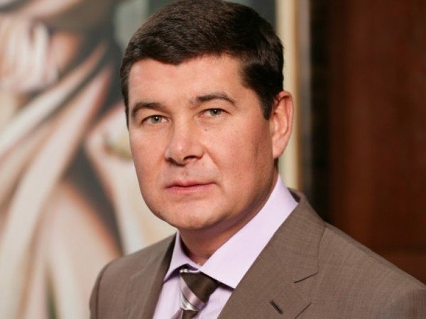 Экс-депутат Рады обвинил Порошенко в финансировании войны деньгами МВФ
