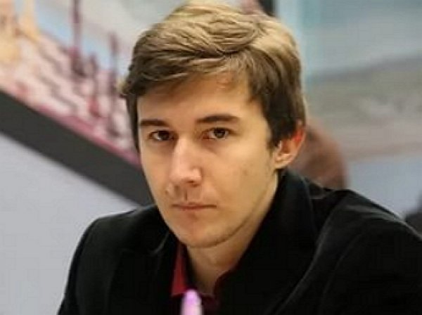 Карякин победил Карлсена и лидирует после восьми туров на чемпионате мира по блицу