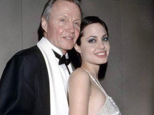 Анджелина Джоли, последние новости: отец актрисы рассказал о ее истощении (ФОТО)