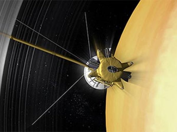 Зонд Cassini прислал самое детальное ФОТО Пандоры