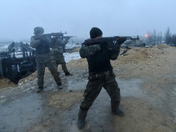 Новости Новороссии сегодня: бои под Дебальцево не прекращаются, десятки убитых (ВИДЕО)