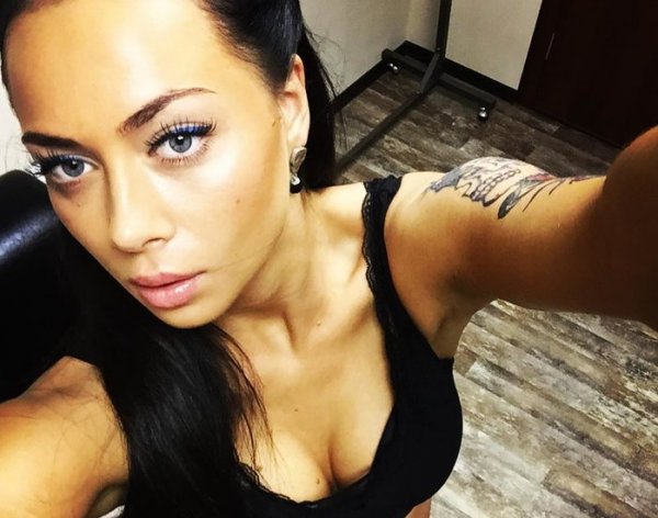 Настасья Самбурская шокировала фанатов ФОТО в Instagram, побрившись налысо