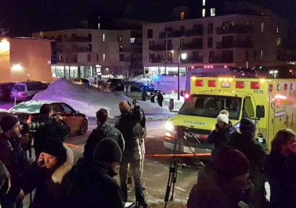В Канаде при стрельбе в мечети погибли 5 человек (ВИДЕО)