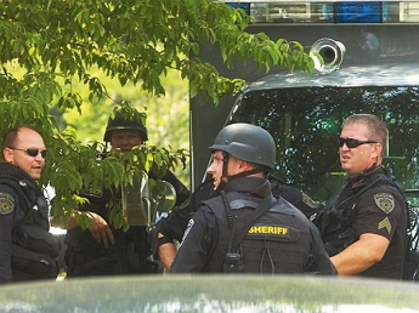 В Алабаме неизвестный захватил заложников рядом с университетом