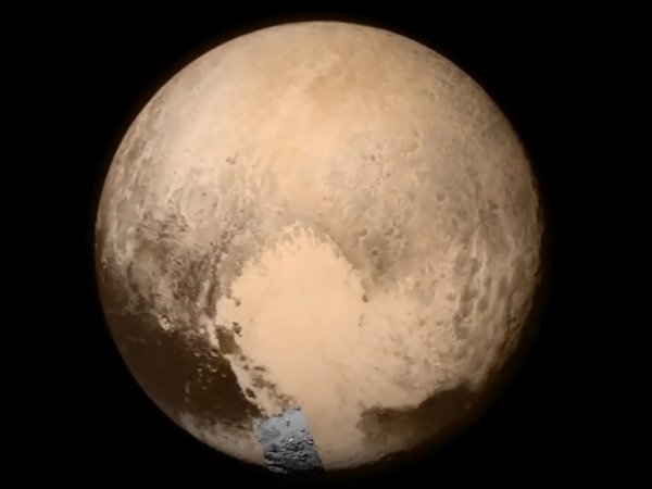 NASA показало цветное ВИДЕО "посадки" New Horizons на Плутон