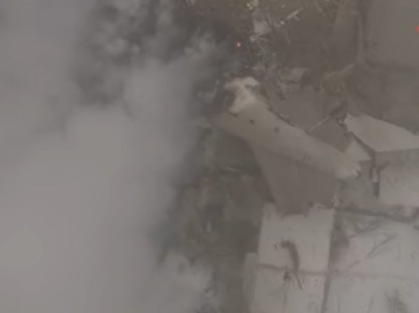 Место крушения самолета в Киргизии сняли на ВИДЕО с помощью дрона