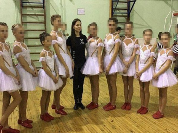 В Петербурге школьницы узнали в порноактрисе свою учительницу (ФОТО)